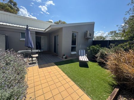 Fully Furnished One Bedroom Unit - Photo 2