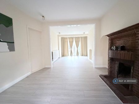 3 bedroom semi-detached house to rent - Photo 3