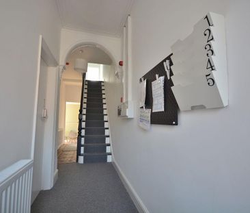 2 bedroom house share to rent - Photo 2