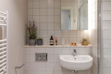 Biggest, Sunday Mills, Trewint Street,, Earlsfield,, SW18 flat to rent - Photo 3