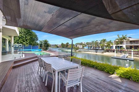 19 Sarasota Key, Broadbeach Waters QLD 4218 - House For Rent | Domain - Photo 5