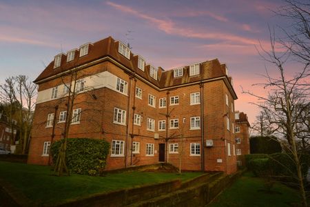 Herga Court, Sudbury Hill, Harrow, HA1 - Photo 2