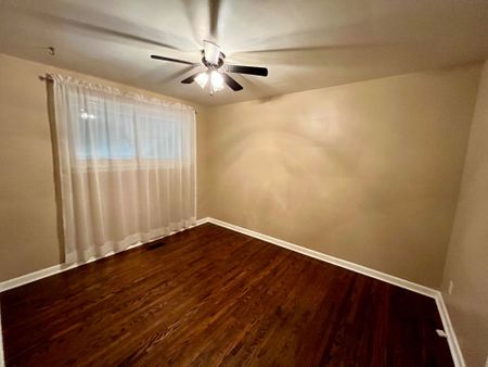 For Lease - 426 Seabourne Drive Unit# Main Floor, Oakville, Ontario - Photo 3