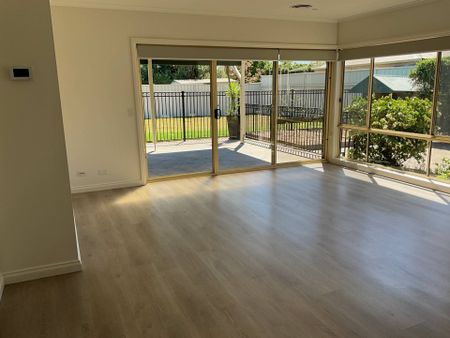 61 Kialla Lakes Drive, Kialla - Photo 3