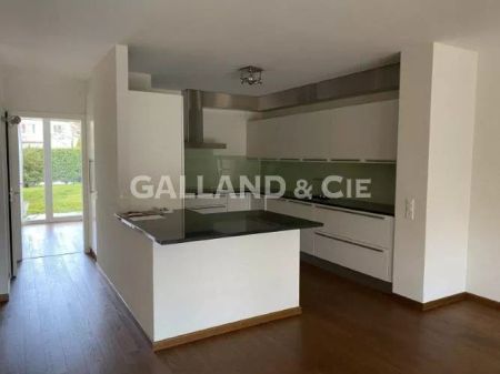 Appartement moderne de 5½ pièces avec jardin, cheminée et cave à vin - Photo 5