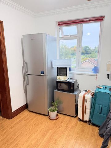 House share to rent - Photo 2