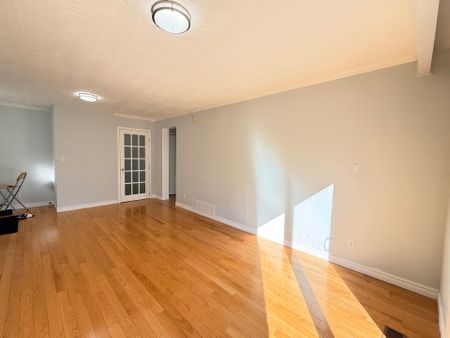For Lease - 3631 Molly Avenue, Mississauga, Ontario - Photo 2