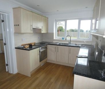 4 bedroom detached house to rent - Photo 5