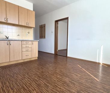 Priestranný 1-izbový byt na sídlisku "JUH" v Piešťanoch - Photo 5