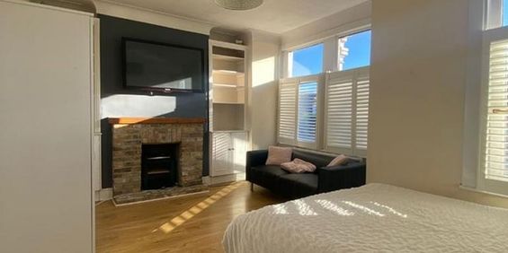 4 bedroom flat to rent - Photo 3