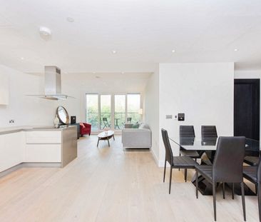 Sopwith Way, London, SW11 8AZ - Photo 1