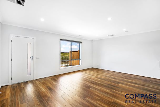 14 Gold Dust Rd, Beveridge VIC 3753 - House For Rent | Domain - Photo 1