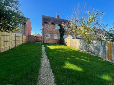 Southfield, Polegate, BN26 - Photo 2