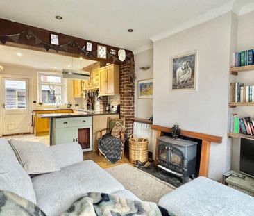 2 bedroom terraced house to rent - Photo 2