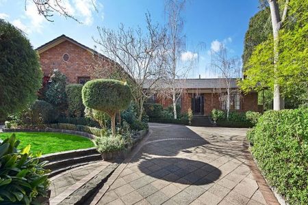 11 Loma Linda Grove, Balwyn North. - Photo 3