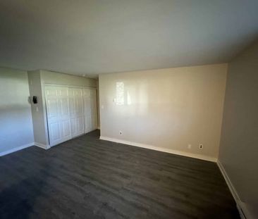 801 Castell Rd, Unit 104 - Photo 2