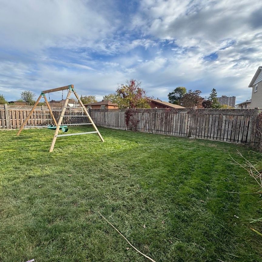 For Lease - 15 Vange Crescent, Toronto, Ontario - Photo 1