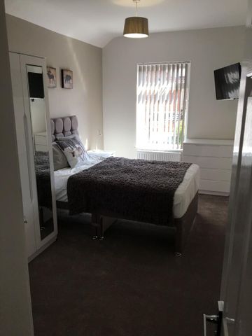1 bedroom in a house share to rent - Photo 5