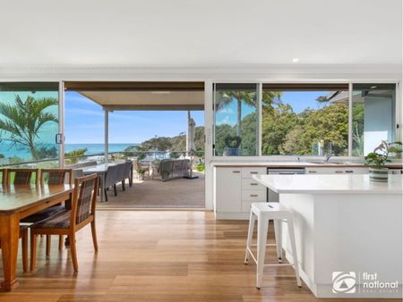 Coastal Family Home with Stunning Ocean Views - Photo 5