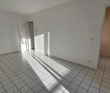 Location Appartement 1 pièce 24m² CLERMONT FERRAND 63000 - Photo 2