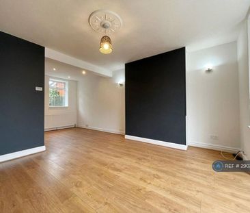 2 bedroom semi-detached house to rent - Photo 3
