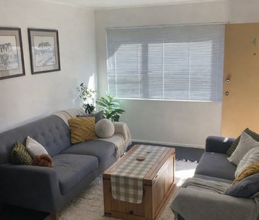 This beautifully presented downstairs unit is located in a quiet bl... - Photo 1