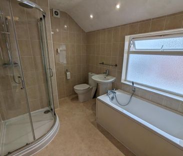 2 bedroom terraced house to rent - Photo 2