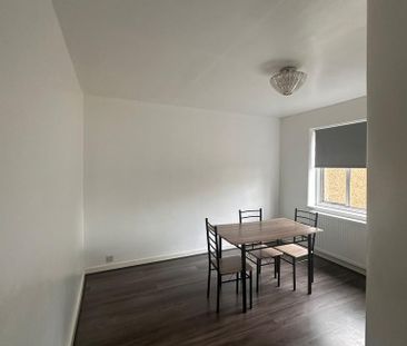 4 bedroom terraced house to rent - Photo 2