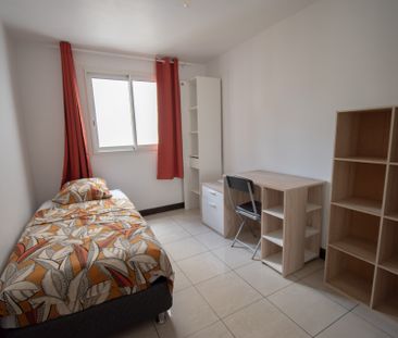 Location Appartement 3 pièces 56m² ST DENIS 97400 - Photo 3