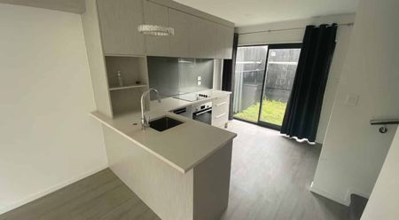 Discover comfort and style at 2/20 Metcalfe Rd, Ranui. - Photo 4