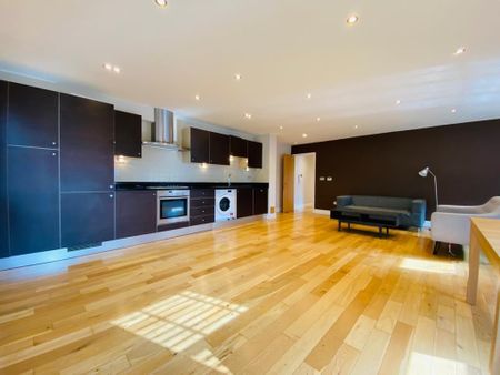 2 bedroom flat to rent - Photo 3