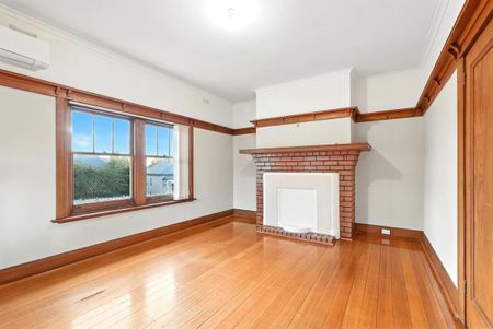 Tidy Three Bedroom Home - Photo 3