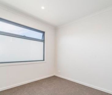 2/25 Simpsons Road, Box Hill - Photo 1