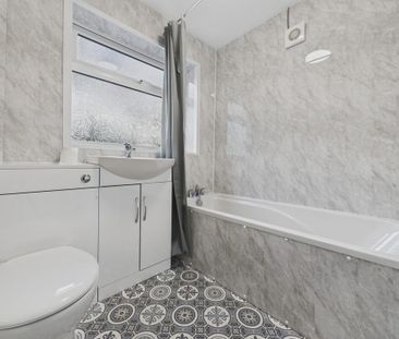 2 bedroom terraced house to rent - Photo 4