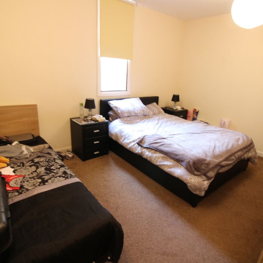 Adamsdown Church, Adamsdown Square - Photo 1