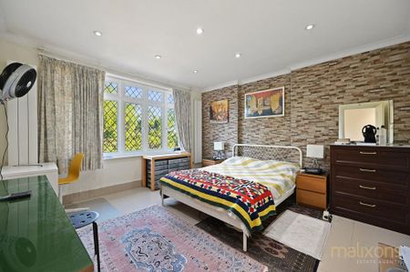 5 bedroom detached house to rent - Photo 2