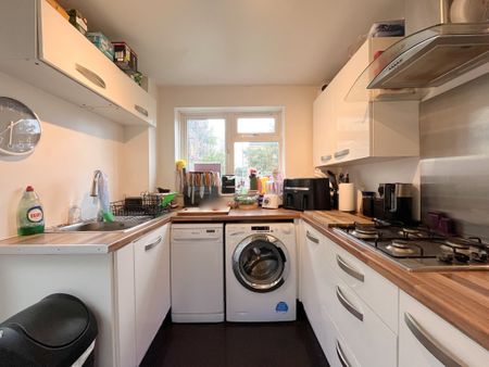 2 bed end of terrace house to rent in Basemoors, Bracknell, Berkshire, RG12 2RG - Photo 3