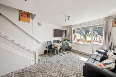 3 bedroom detached house to rent - Photo 3