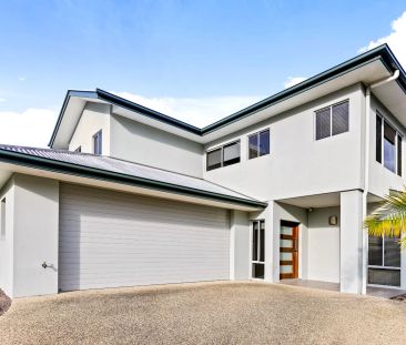 Large Family Home in a Great Street - Pool Maintenance Included! - Photo 6