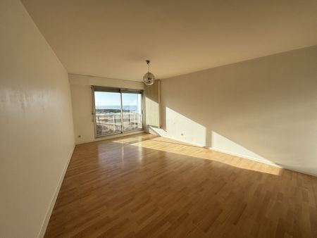 Location Appartement 3 pièces 59m² LES SABLES D OLONNE 85100 - Photo 3