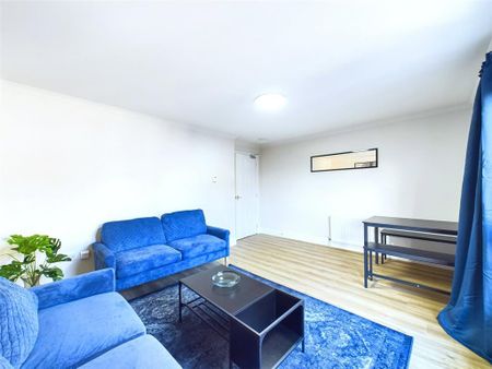 3 bedroom apartment to rent - Photo 2
