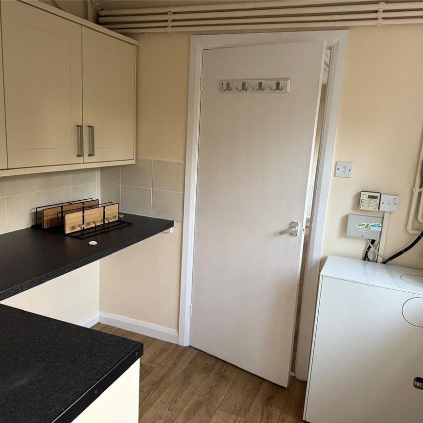 1 Cumbers Bank Cottage is a charming two bedroom semi-detached cottage located just outside the village of Hanmer. - Photo 1