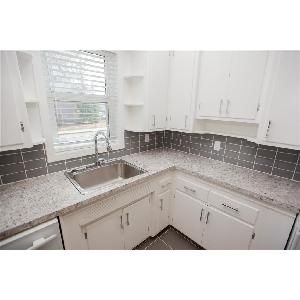 2 Bed 1 Bath Top Floor House Parkdale Edmonton - Photo 5
