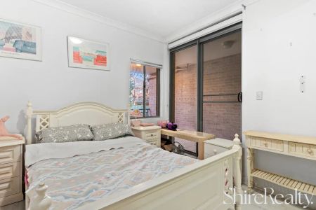 “Immaculate, Freshly Painted Ground Floor Apartment – Spacious & Stylish Living” - Photo 5