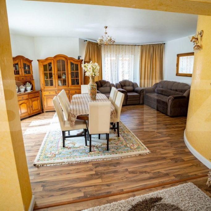 Casa de închiriat, 3 camere, 180 mp, zona-ultracentrala - Photo 1