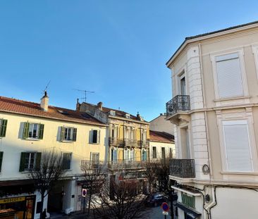 Location Appartement 3 pièces 63m² HYERES 83400 - Photo 4