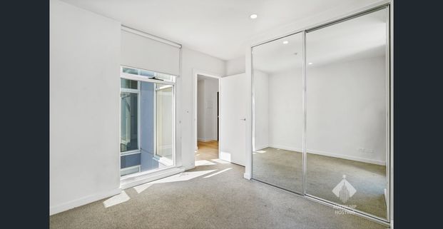 Chic Two-Bedroom Apartment in the Heart of North Melbourne - Photo 1