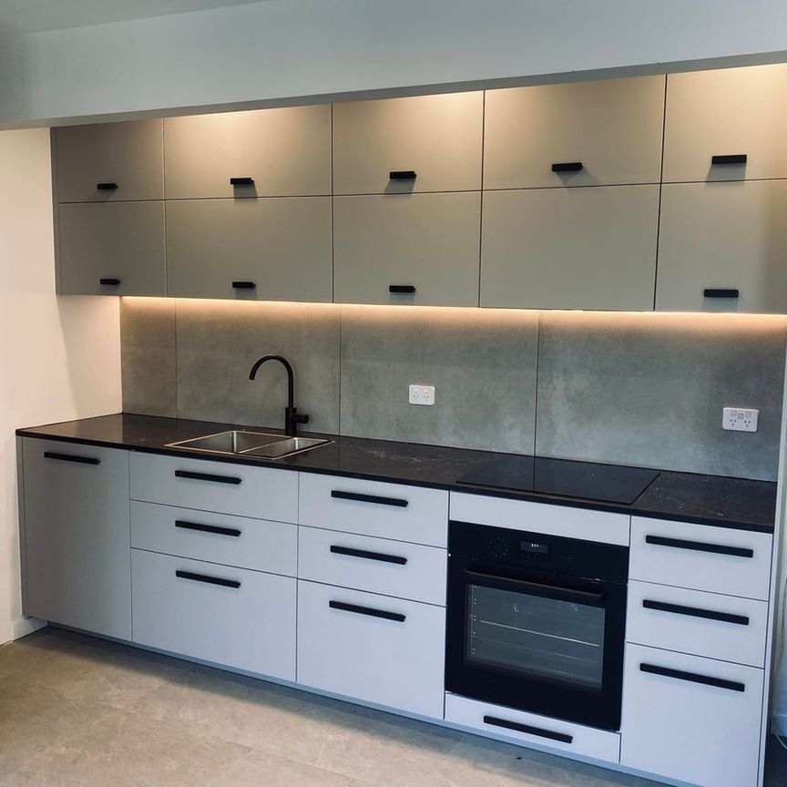 Mountain views and leafy surround! Brand new Spacious 2-Bedroom Flat in North Gosford - Photo 1