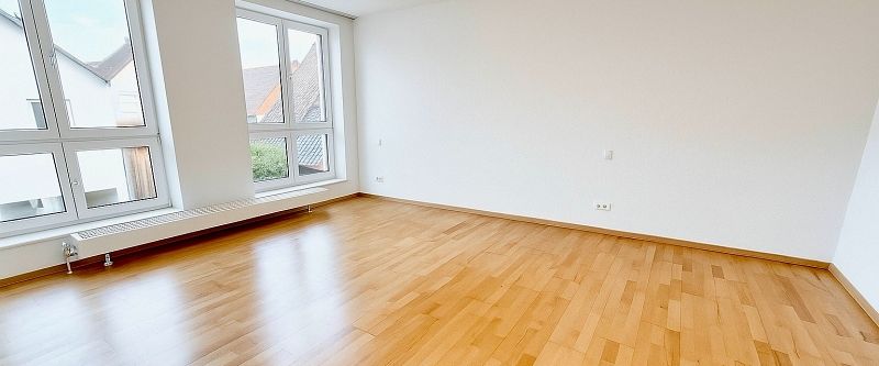 Frisch renovierte 2-Zimmer-Wohnung mit Loggia und Tiefgaragenstellplatz in Neustadt - Photo 1