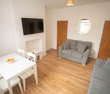 4 bedroom terraced house to rent - Photo 3